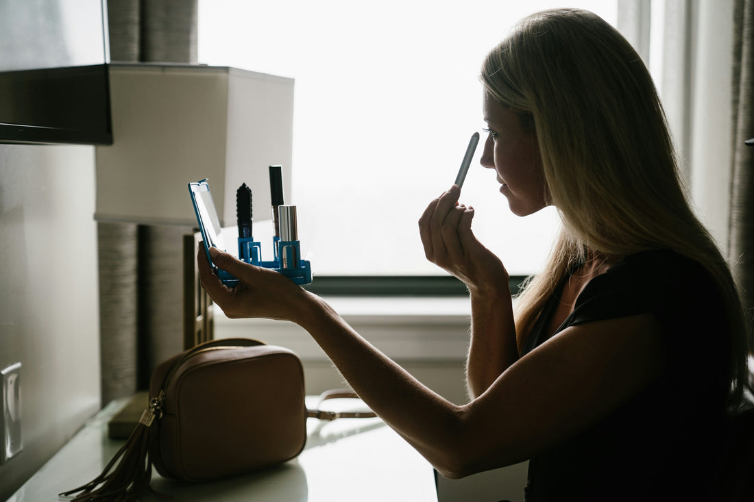 LED Mirror Makeup Bags: What Makes Them Different?