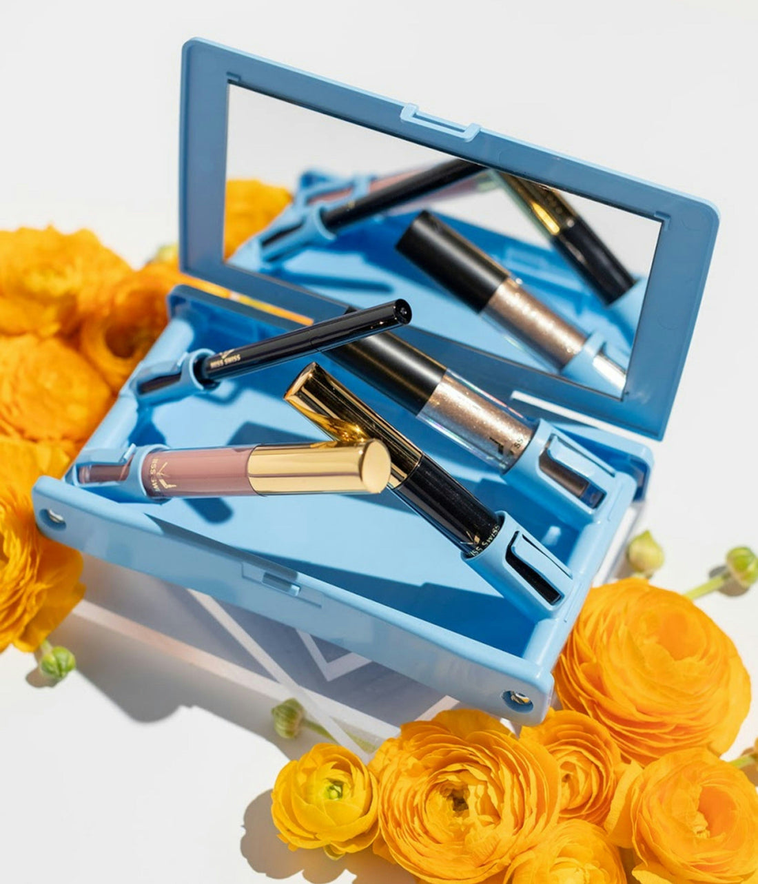 Portable Makeup Cases with Built-In Mirrors for Daily Use