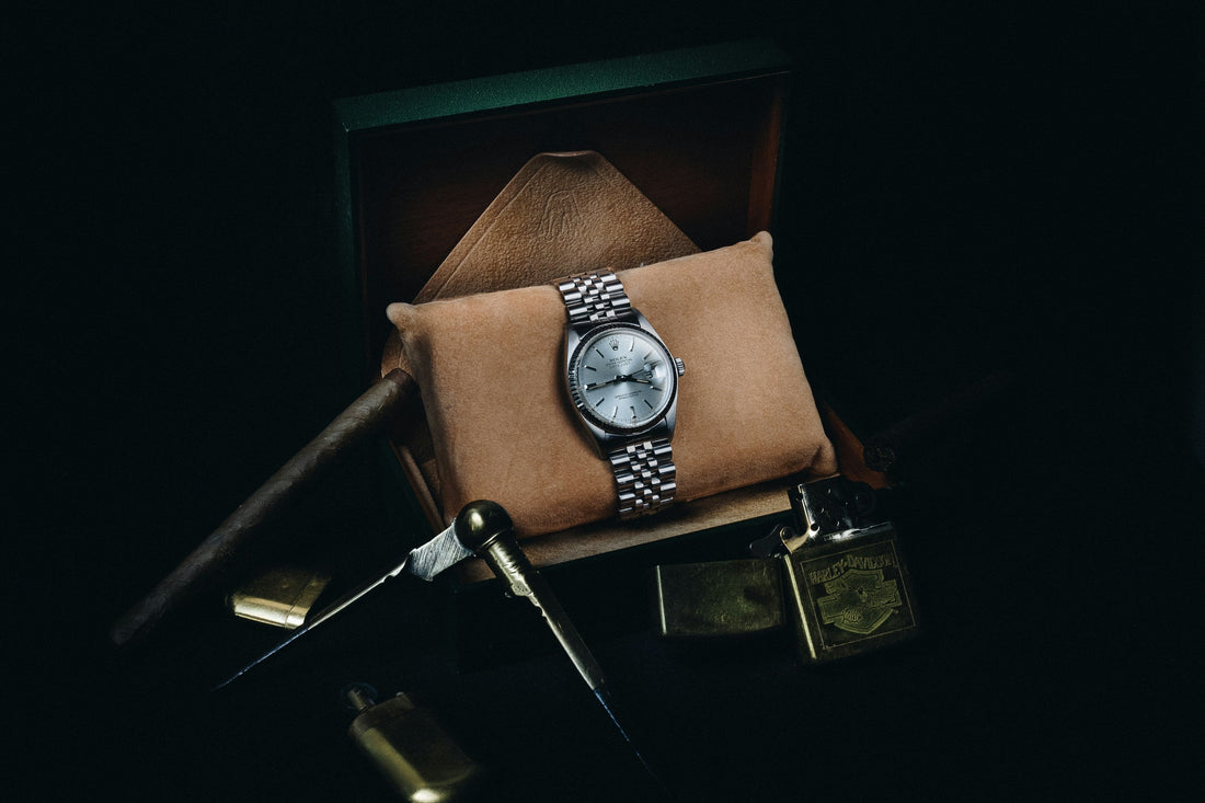 How to Organize Watches and Jewelry Together While Traveling