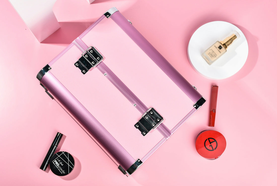 How to Store Makeup Brushes While Traveling