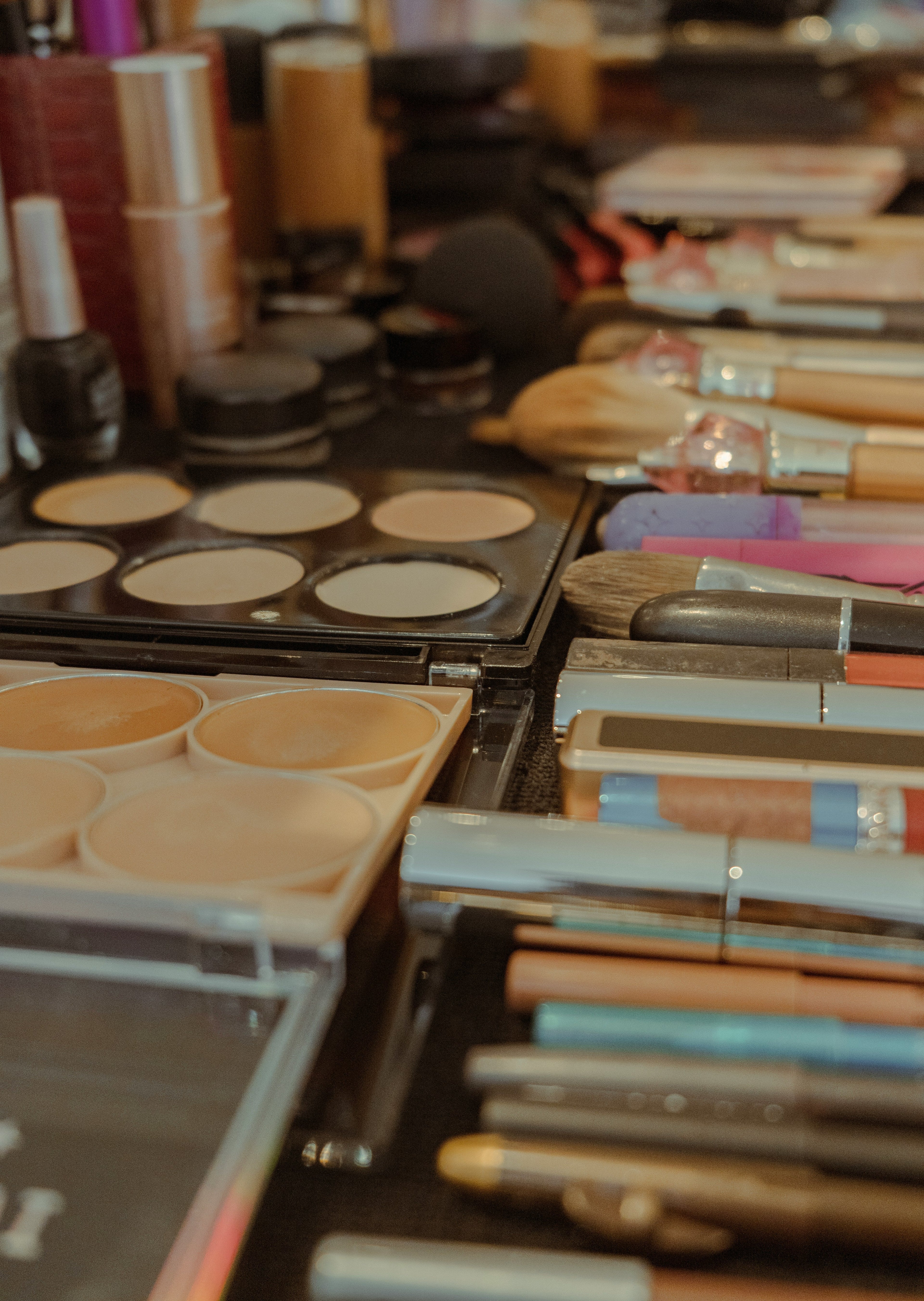 Organizing Beauty Products for Weekend Getaways