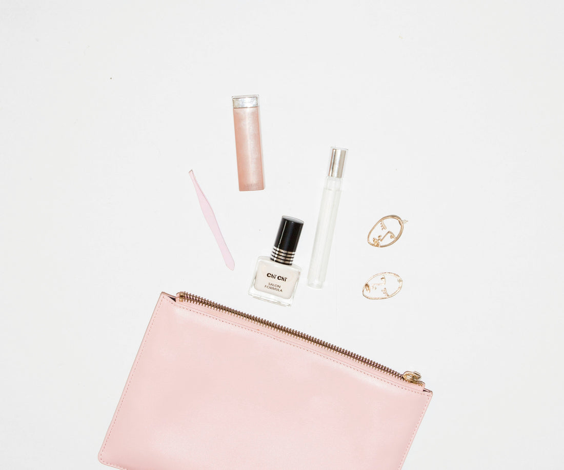 Leather Toiletry Bags vs Nylon Toiletry Bags: Comparing Materials