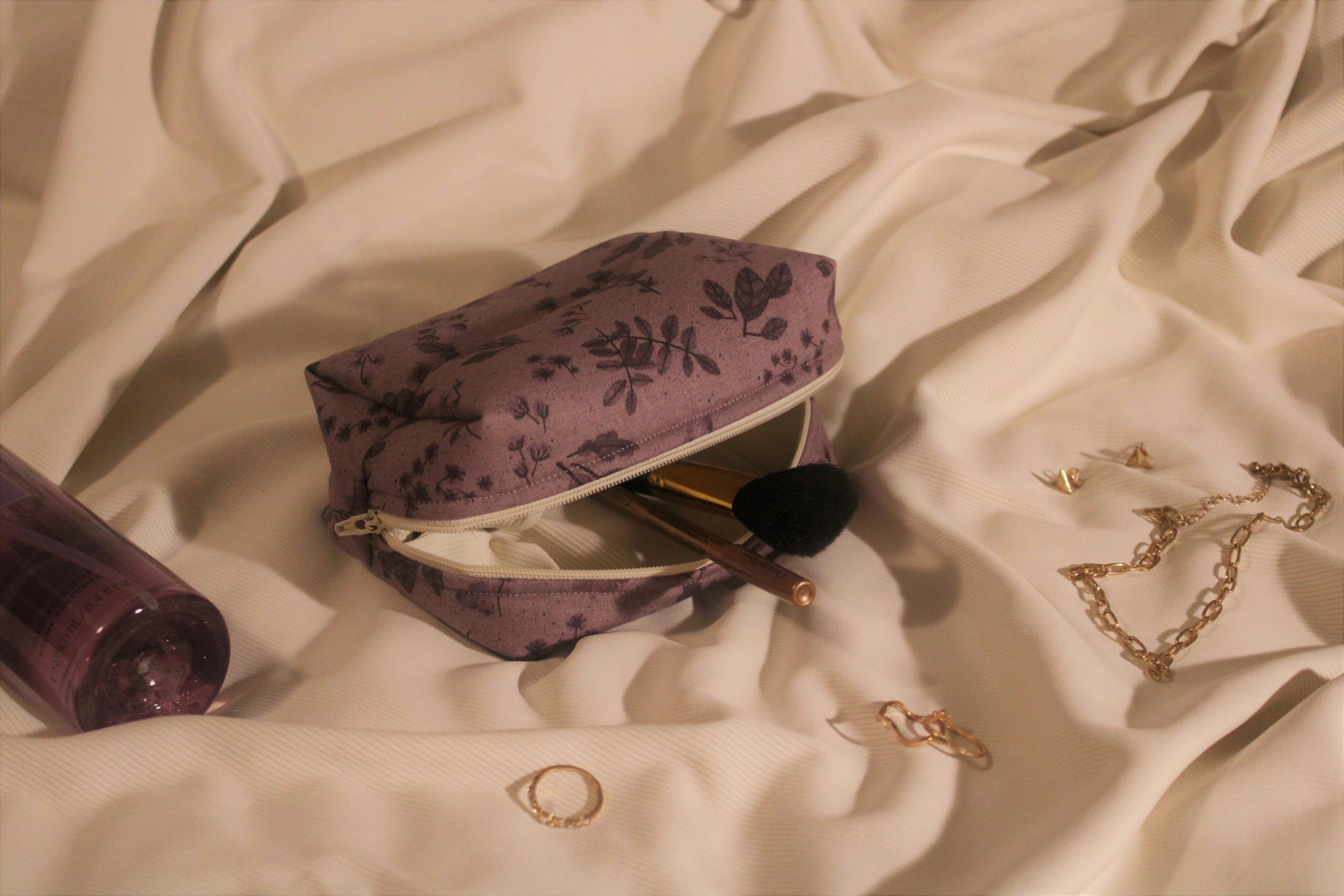 Creating an Efficient Beauty Storage System for Home and Travel