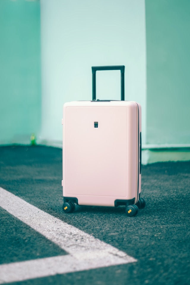 Spinner Wheels vs Traditional Wheels: What Makes Travel Easier?