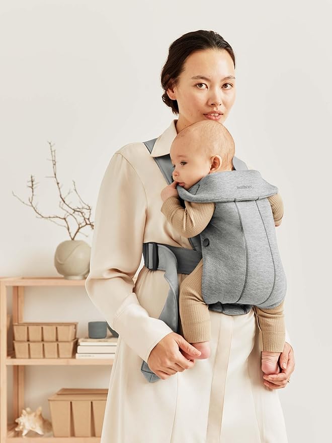 BabyBjörn Baby Carrier Mini, Light Gray, 3D Jersey | Infant Carrier (7-25 lbs), Ergonomic, Easy-to-Use